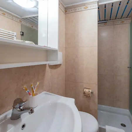 Milan Royal Suites - Centro Cadorna Exterior photo